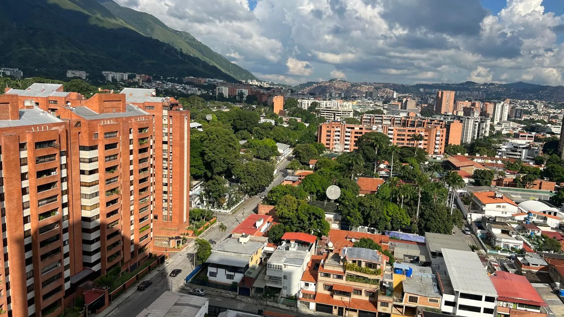 Hermoso Apto Con Vista Al Avila Caracas Venezuela