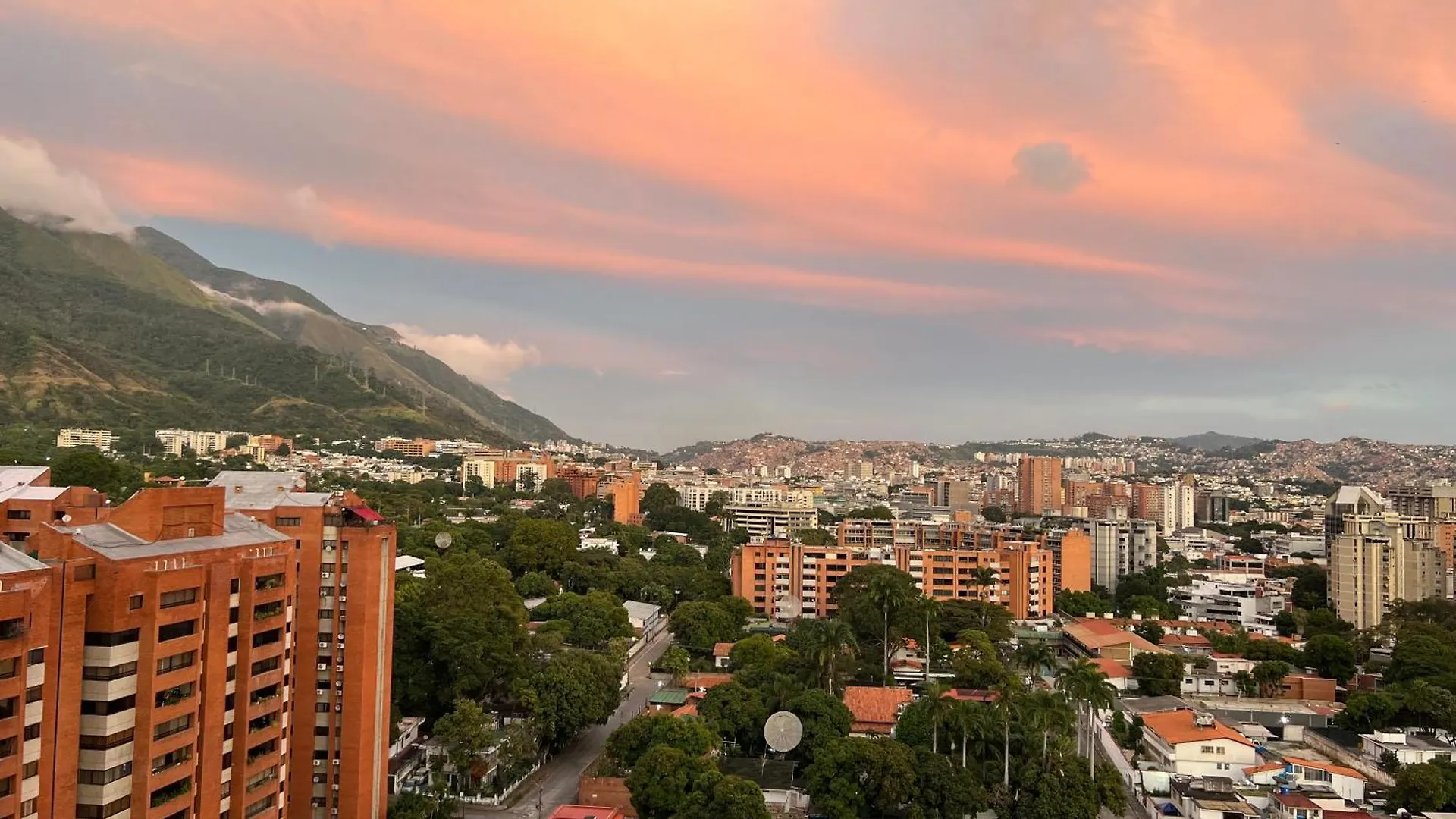 Apartment Hermoso Apto Con Vista Al Avila Caracas